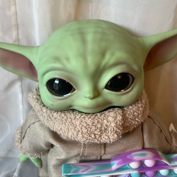 Star Wars Madalorian 11in plus free pop it toy included - Picture 10 of 10